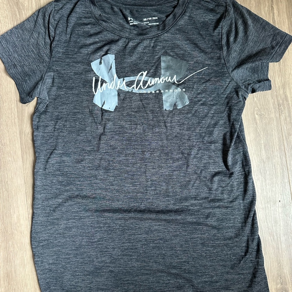 Under Armour Gray Short Sleeve Tee Casual Style